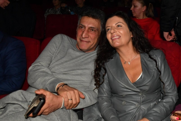 Редкое семейное фото Кеосаяна довело публику до слез — смотреть больно