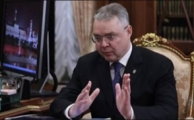 Владимиров и теща Виолетта Гавриловна: наперсточник из &laquo;Почты России&raquo; ждет